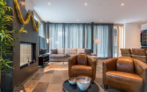 Montela Pavillon - Holiday Stay: Meubles, Design Intérieur, Sol, Sol, Canapé, Bois, Salon, Plafond, Éclairage, Parquet