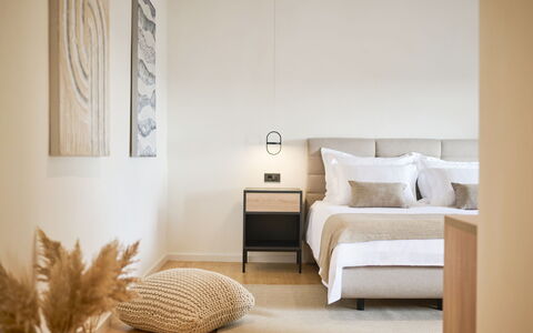 Stanzia Butori: Meubles, Lit, Design Intérieur, Chambre, Sol, Sol, Mur, Bois, Pièce, Literie