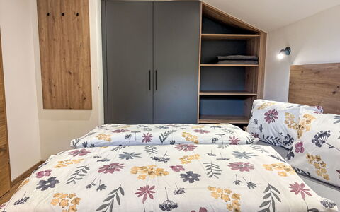 Leitner: Meubles, Lit, Chambre, Design Intérieur, Bois, Literie, Drap De Lit, Linge, Sol, Sol