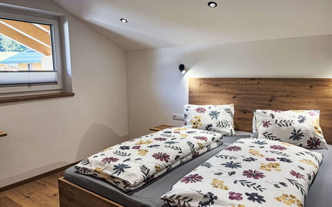 Leitner: Lit, Chambre, Design Intérieur, Drap De Lit, Literie, Bois, Meubles, Sol, Sol, Linge