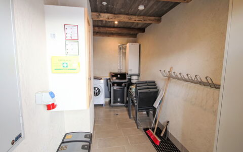 Chalet Ebenholz: Sol, Sol, Pièce, Dur, Tache De Bois, Contre-Plaqué, Aluminium, Sous-Sol, Rayonnage