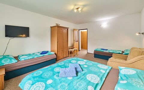 Penzion Natty: Zone Résidentielle, Appartement, Design Urbain, Condominium, Balcon, Ombre, Cour, Conception, Cour, Daylighting