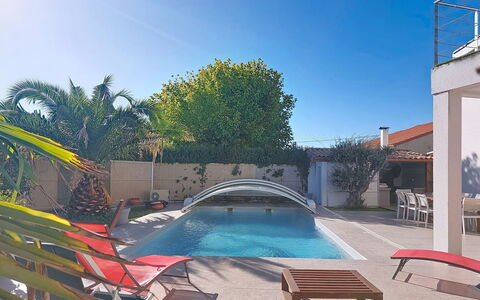 Les Roselières: Piscine, Recours, Mobilier De Jardin, Composite, Eco Hôtel, Ombre, Loisir, Hacienda, Chaise, Balancelle