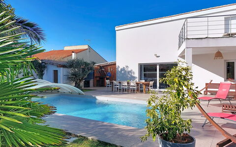 Les Roselières: Piscine, Zone Résidentielle, Maison, Domicile, Recours, Biens, Eco Hôtel, Ombre, Hacienda, Mobilier De Jardin