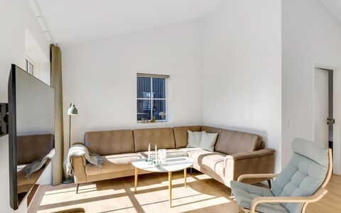 Eida - 500M from the Sea: Meubles, Design Intérieur, Sol, Sol, Bois, Canapé, Salon, Pièce, Plafond, Éclairage