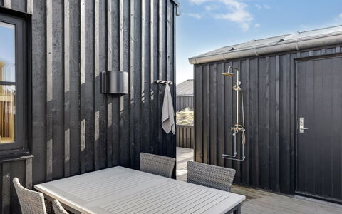 Eida - 500M from the Sea: Chalet, Arrière-Cour, Cour, Batiments Jardin, Cabanon, Siding, Mobilier De Jardin, Cabane En Rondins, Structure En Plein Air, Cabane
