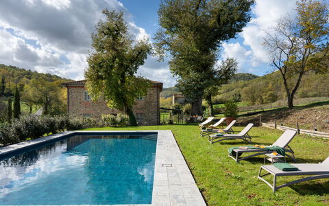 La Morella: Piscine, Jardin, Biens, Mobilier De Jardin, Aménagement Paysager, Arrière-Cour, Villa, Caractéristique De L'Eau, Eco Hôtel, Ferme