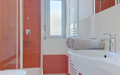 Jad: Design Intérieur, Sol, Mur, Luminaire Plomberie, Sol, Salle De Bains, Lavabo, Évier, Plomberie, Robinet