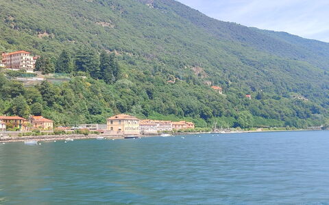 Blu Lake: Ressources En Eau, L'Eau, Plan D'Eau, Cotiers Et Relief Océaniques, Voie Navigable, Paysage, Cours D'Eau, Montagnes, Côte, Banque