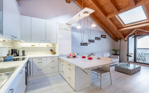 Blu Lake: Design Intérieur, Cuisine, Meubles, Sol, Bois, Plafond, Comptoir, Sol, Éclairage, Luminaire