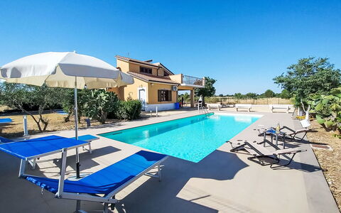 Scrusciu Do Vientu: Piscine, Recours, Mobilier De Jardin, Chaise, Loisir, Ombre, Biens, Balancelle, Eco Hôtel, Villa