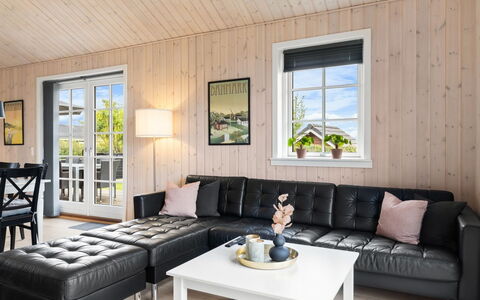 Rixa - 350M from the Sea: Meubles, Bois, Design Intérieur, Canapé, Salon, Domicile, Sol, Table, Parquet, Sol