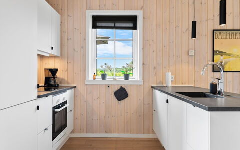 Rixa - 350M from the Sea: Bois, Cuisine, Domicile, Dur, Comptoir, Planche, Tache De Bois, Appareil De Cuisine, Parquet, Cabinetry