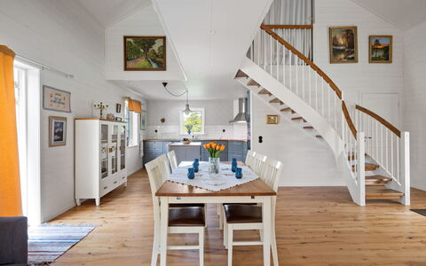Teåker: Sol, Design Intérieur, Bois, Parquet, Sol, Plafond, Meubles, Éclairage, Salle À Manger, Revêtement De Sol Stratifié