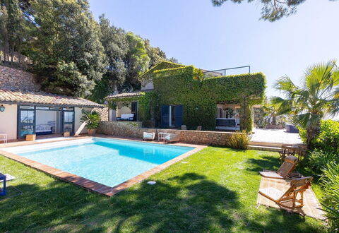 La Terrazza sul Mare: Piscine, Bleu, Recours, Eco Hôtel, Villa, Parapluie, Biens, Loisir, Hacienda, Ombre