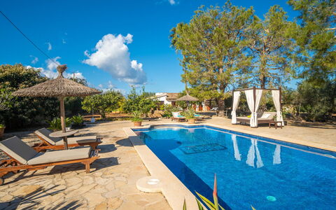 Son Mulet: Piscine, Recours, Mobilier De Jardin, Parapluie, Eco Hôtel, Meubles, Biens, Ombre, Hacienda, Balancelle