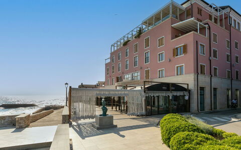 Novigrad (Istra) 140: Design Urbain, Appartement, Mobilier De Jardin, Hôtel, Balcon, Villa, Recours