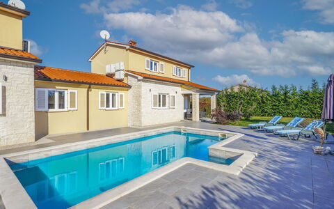 Istria Queen: Bleu, Piscine, Zone Résidentielle, Domicile, Maison, Recours, Toit, Composite, Biens, Eco Hôtel