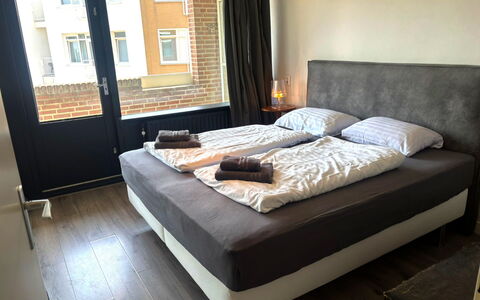 Bella: Meubles, Bois, Chambre, Sol, Sol, Design Intérieur, Lit, Pièce, Cadre De Lit, Literie