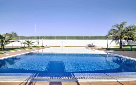 Manelito House - Sunny Way: Piscine, Bleu, Recours, Composite, Ombre, Caractéristique De L'Eau, Eco Hôtel, Tuile, Hôtel