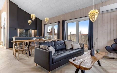 Thorin - 1.2Km from the Sea: Chalet, Arrière-Cour, Cour, Batiments Jardin, Cabanon, Siding, Mobilier De Jardin, Cabane En Rondins, Structure En Plein Air, Cabane