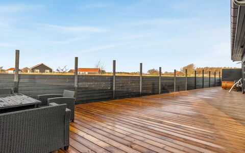 Thorin - 1.2Km from the Sea: Chalet, Arrière-Cour, Cour, Batiments Jardin, Cabanon, Siding, Mobilier De Jardin, Cabane En Rondins, Structure En Plein Air, Cabane
