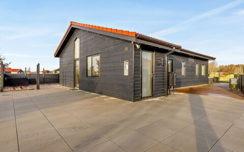 Thorin - 1.2Km from the Sea: Chalet, Arrière-Cour, Cour, Batiments Jardin, Cabanon, Siding, Mobilier De Jardin, Cabane En Rondins, Structure En Plein Air, Cabane