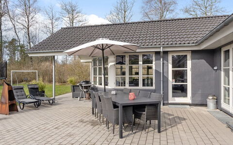Esben - 11Km from the Sea: Toit, Maison, Domicile, Chalet, Siding, Biens, Allée, Batiments Jardin, Cour, Cabanon
