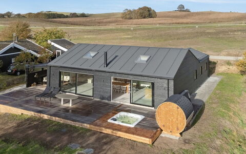 Antomine - 150M from the Sea: Bois, Domicile, Porche, Plate-Forme, Dur, Toit, Tache De Bois, Parquet, Eco Hôtel