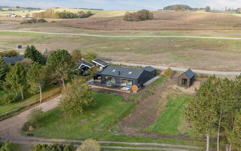 Antomine - 150M from the Sea: Herbe, Maison, Toit, Domicile, Paysage, Plaine, Zone Rurale, Lot Terre, Chalet, Biens