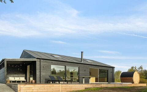 Antomine - 150M from the Sea: Toit, Maison, Domicile, Chalet, Siding, Biens, Allée, Ferme, Cabanon, Batiments Jardin