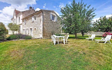 Geay 600: Maison, Arbuste, Domicile, Chalet, Zone Rurale, Ferme, Pelouse, Biens, Prairie, Jardin