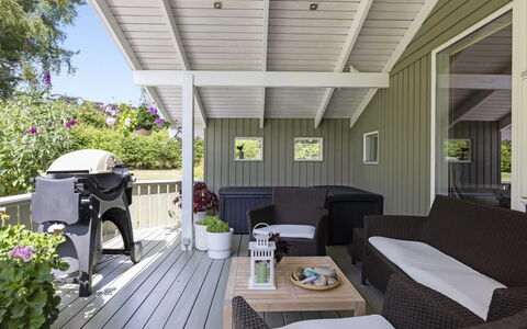 Franke - 1.2Km from the Sea: Meubles, Bois, Sol, Sol, Porche, Design Intérieur, Plafond, Domicile, Chaise, Porte