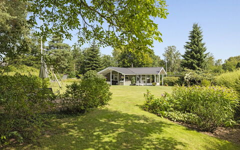 Franke - 1.2Km from the Sea: Arbre, Herbe, Arbuste, Jardin, Lot Terre, Domicile, Pelouse, Couverture De Sol, Biens