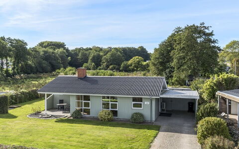 Assarina - 15M from the Sea: Domicile, Toit, Maison, Porte, Chalet, Ombre, Jardin, Couverture De Sol, Porche, Cour