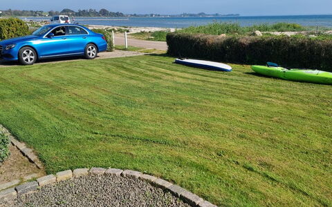 Assarina - 15M from the Sea: Domicile, Toit, Maison, Porte, Chalet, Ombre, Jardin, Couverture De Sol, Porche, Cour