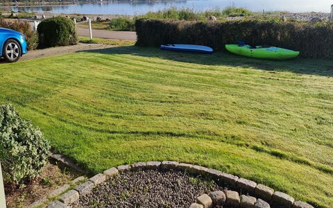 Assarina - 15M from the Sea: Domicile, Toit, Maison, Porte, Chalet, Ombre, Jardin, Couverture De Sol, Porche, Cour