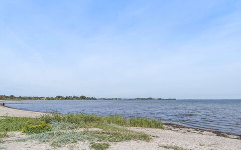 Assarina - 15M from the Sea: Ciel, Bleu, L'Eau, Ressources En Eau, Jour, Plan D'Eau, Environnement Naturel, Horizon, Côte, Plage