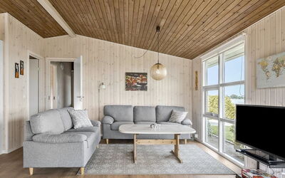 Assarina - 15M from the Sea