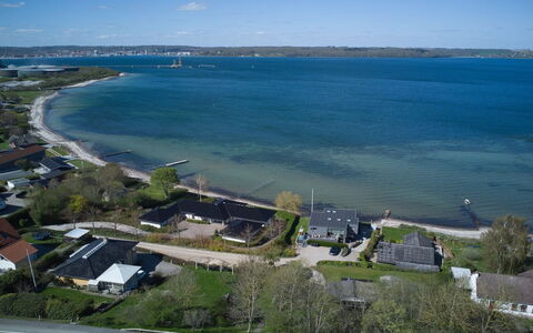 Hilde - 75M from the Sea: Bleu, Chalet, Maison, Domicile, Ferme, Biens, Siding