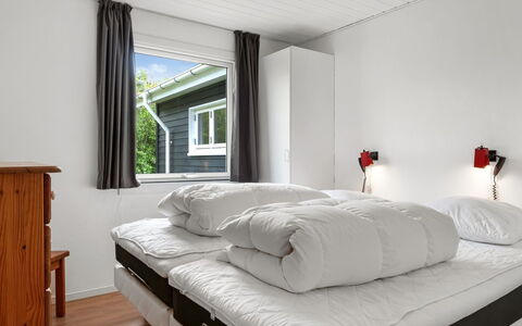 Ensio - 1.2Km from the Sea: Bois, Plafond, Design Intérieur, Sol, Chambre, Meubles, Sol, Lit, Domicile, Pièce
