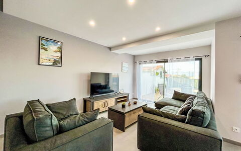 Villa Dune: Sol, Sol, Design Intérieur, Canapé, Plafond, Meubles, Pièce, Domicile, Appartement, Salon