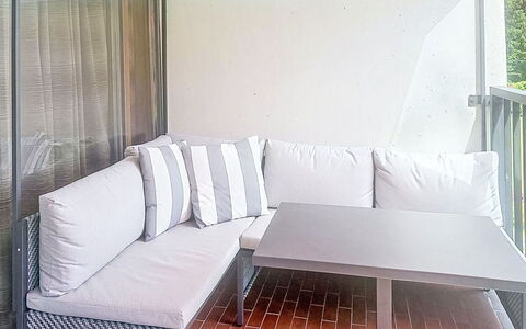 Studio Landskron Seezugang: Meubles, Mobilier De Jardin, Sol, Verre, Ombre, Structure En Plein Air, Chaise, Tableau De Plein Air, Balcon, Patio