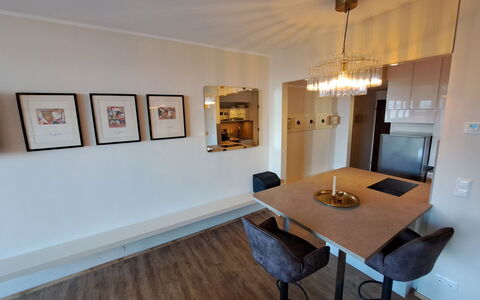 Studio Landskron Seezugang: Meubles, Design Intérieur, Sol, Sol, Bois, Plafond, Luminaire, Éclairage, Pièce, Parquet