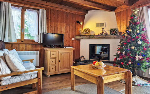 La Tanière: Meubles, Bois, Design Intérieur, Pièce, Éclairage, Table, Plafond, Domicile, Dur, Cadre