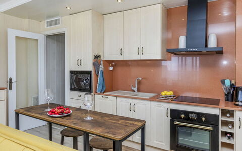 Xaloc: Meubles, Comptoir, Cuisine, Appareil De Cuisine, Cabinetry, Principaux Appliance, Design Intérieur, Sol, Bois, Sol