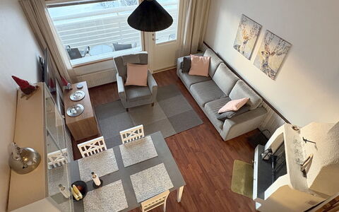 Lumikeidas: Meubles, Design Intérieur, Sol, Canapé, Sol, Bois, Salon, Pièce, Appartement, Plafond