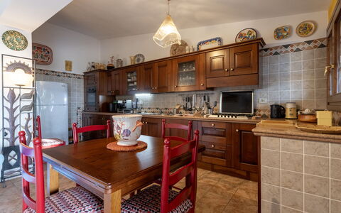 Casanova: Meubles, Cuisine, Design Intérieur, Cabinetry, Sol, Comptoir, Bois, Pièce, Appareil De Cuisine, Sol