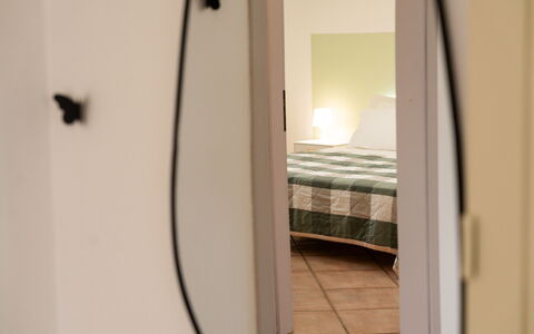 Villa Ninfa: Design Intérieur, Meubles, Mur, Sol, Sol, Bois, Chambre, Pièce, Plafond, Lit