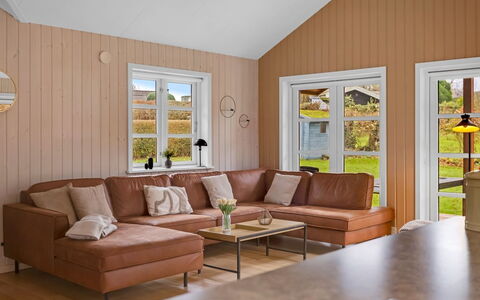 Marisol - 200M from the Sea: Canapé, Sol, Meubles, Bois, Design Intérieur, Sol, Parquet, Salon, Domicile